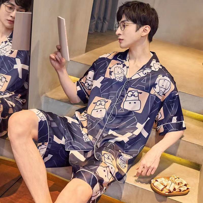 Bộ đồ ngủ ngắn tay bằng lụa dáng rộng phong cách mùa xuân hè và thu cho nam với kích cỡ lớn