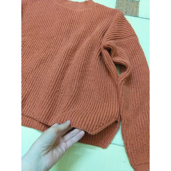 Áo len xẻ tà dáng free size thanh lý