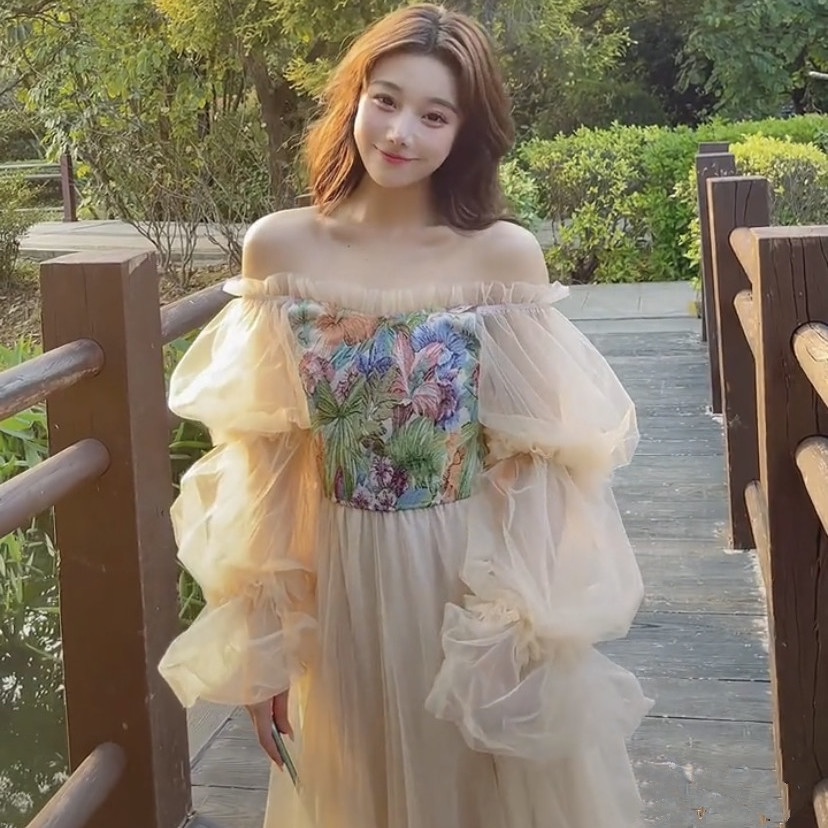 Đầm Công Chúa 22 Món Trễ Vai Phối Lưới Họa Tiết Tranh Sơn Dầu Phong Cách Pháp Cho Nữ