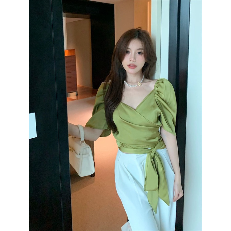 Áo Sơ Mi Tay Ngắn Phồng Cổ Chữ V Thắt Nút Chất Liệu Satin Kiểu Dáng Mới