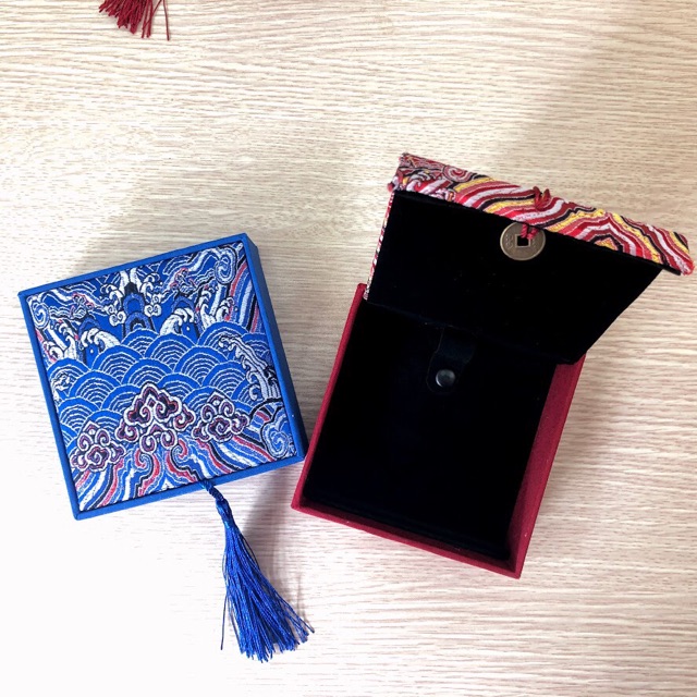 Combo 10 hộp gấm gỗ xanh thêu nổi đựng vòng phong thủy tphcm