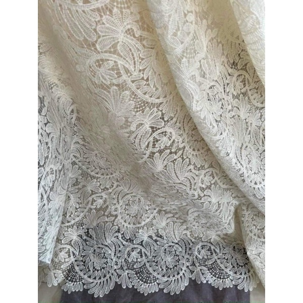 Ren thêu mẫu mới có 2 màu trắng, kem khổ 130cm