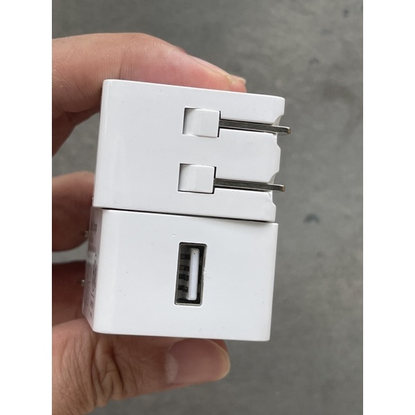 Củ Sạc MAXcases 12W 2.4A thương hiệu Mỹ  AC0642B