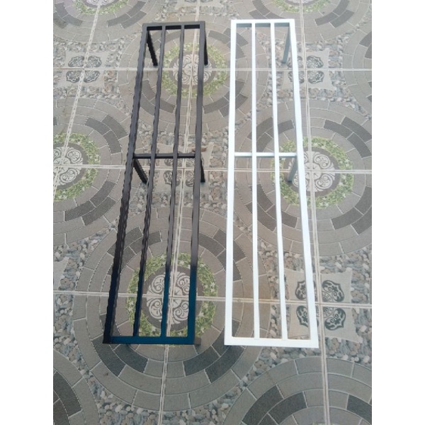 Kệ thép dài 140cm, rộng 25cm, 6 chân, 2 nan phụ, hộp thép 2x2cm
