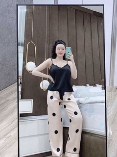 bộ ngủ lụa áo 2 dây quần chấm bi