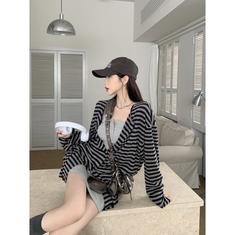 Đầm Sát Nách Cổ Vuông Dáng Chữ A + Áo Khoác cardigan Chống Nắng Cao Cấp Thời Trang