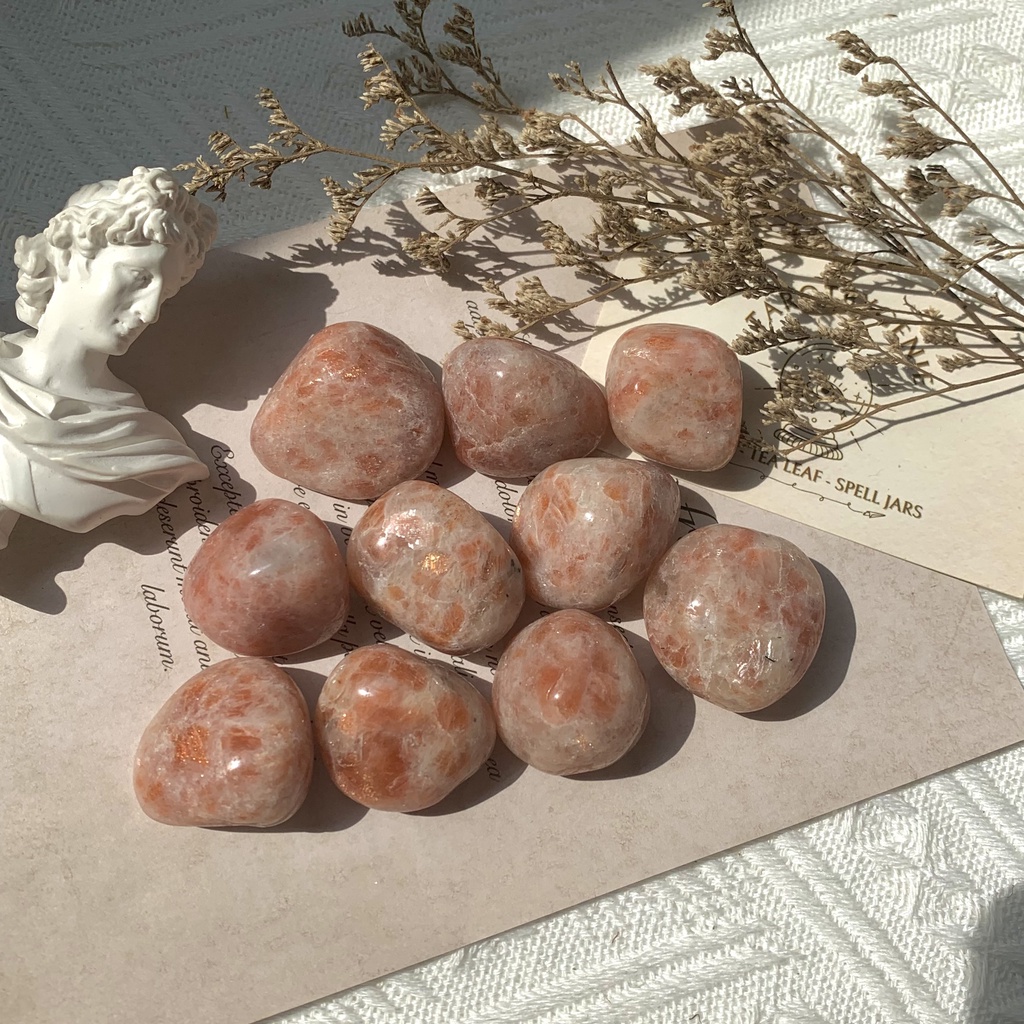 Viên đá Sunstone dạng mài nhẵn nhiều kích thước dùng trong thanh tẩy, thiền định - Tarotbygenie