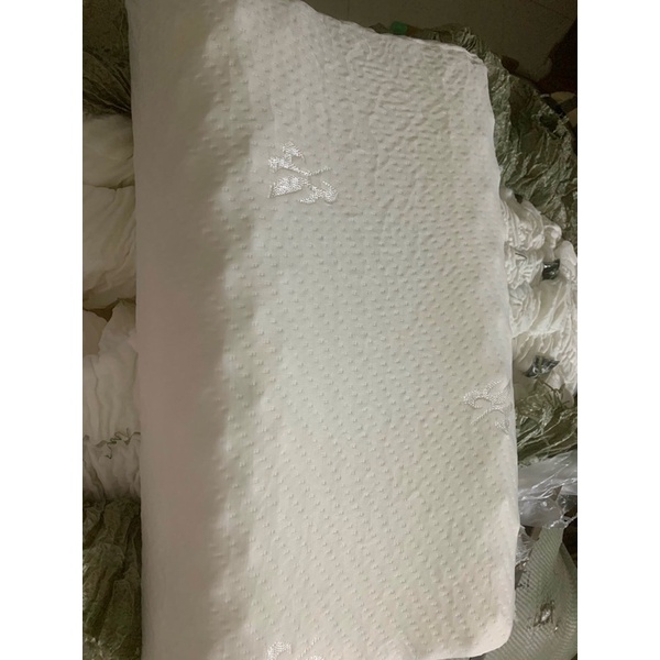 Gối cao su non HILTON mềm mại không đau đầu (Bán Rẻ lấy Tương Tác)