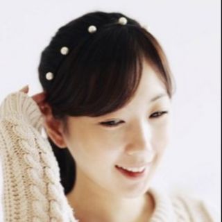 Bờm tóc đính hạt xinh xắn