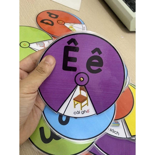 Bảng chữ cái tiếng việt Đồ chơi giáo dục sớm montessori vòng xoay cho bé