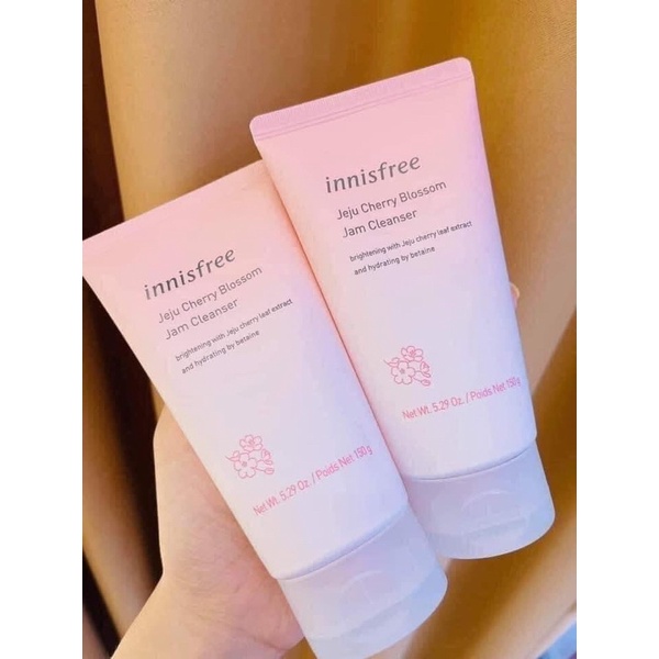 Sữa rửa mặt trắng da Innisfree anh đào Hàn Quốc