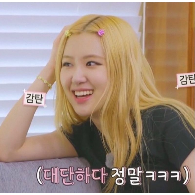 Vòng tay hạt cườm handmade cheap moment Rose/Lisa BlackPink