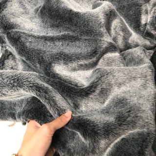 Thảm lông xám chuột ngắn dày