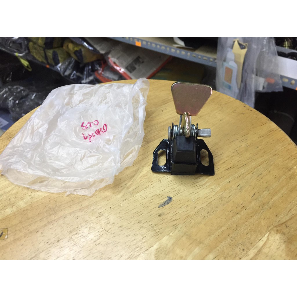 01 cò lẫy yên  hàng thái cho anh em dọn xe honda dame