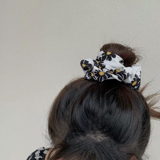 Dây cột tóc srunchies vải hoa cúc Hàn