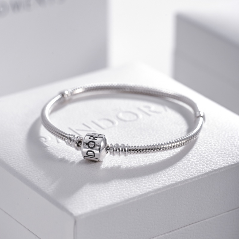 Vòng tay pandora charm Pandora Moments khoá trụ lắc tay cao cấp S925 fullbox - Garbini