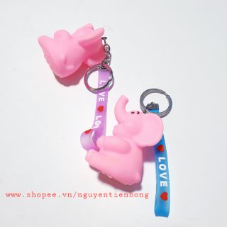 Móc khóa voi hồng bóp kêu