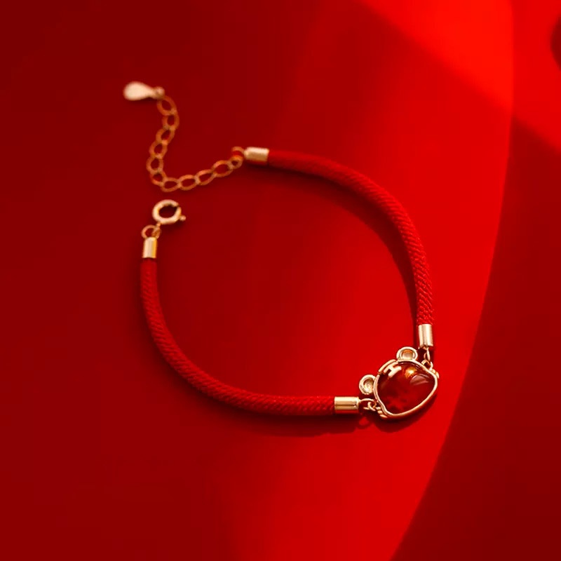 Vòng Tay Dây Đỏ May Mắn Thời Trang Cho Nam Và Nữ