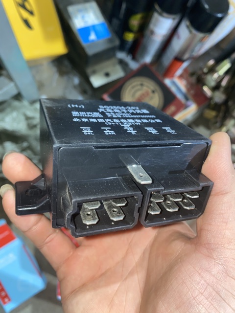 Sản phẩm gia đình làm: Combo 5 bộ rơ le xi nhan âu-man