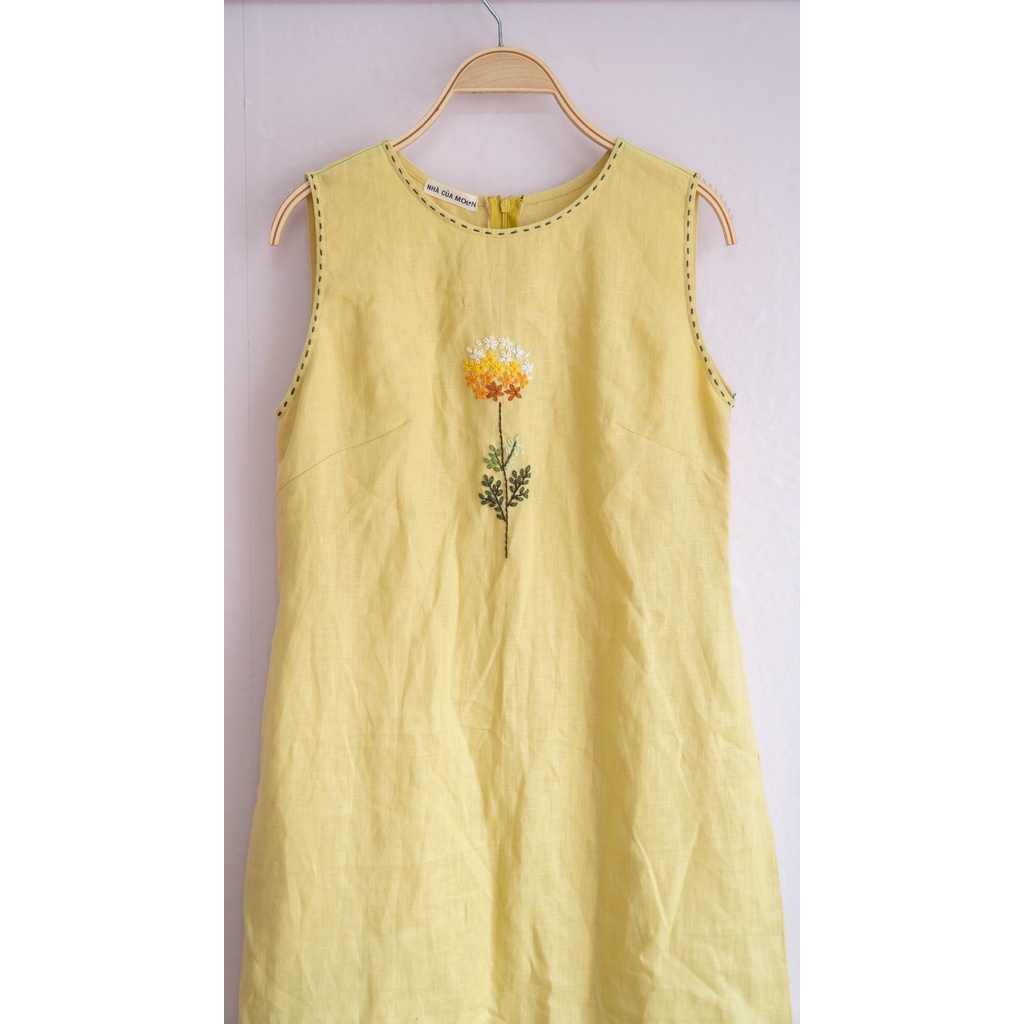 Đầm sát nách linen tưng premium thêu tay đầm Linen cao cấp - Nhà Của Moon