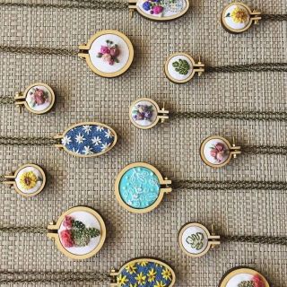 Khung thêu gỗ mini các hình nhiều size dùng để trang trí, làm phụ kiện