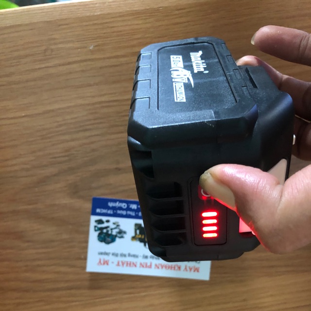 Pin makita 18 v có led