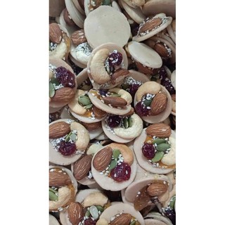 Bánh Đồng Tiền Mix Hạt Và Trái Cây Cực Ngo, Giàu Dinh Dưỡng: Hạt Điều, Hạnh Nhân, Nho khô...