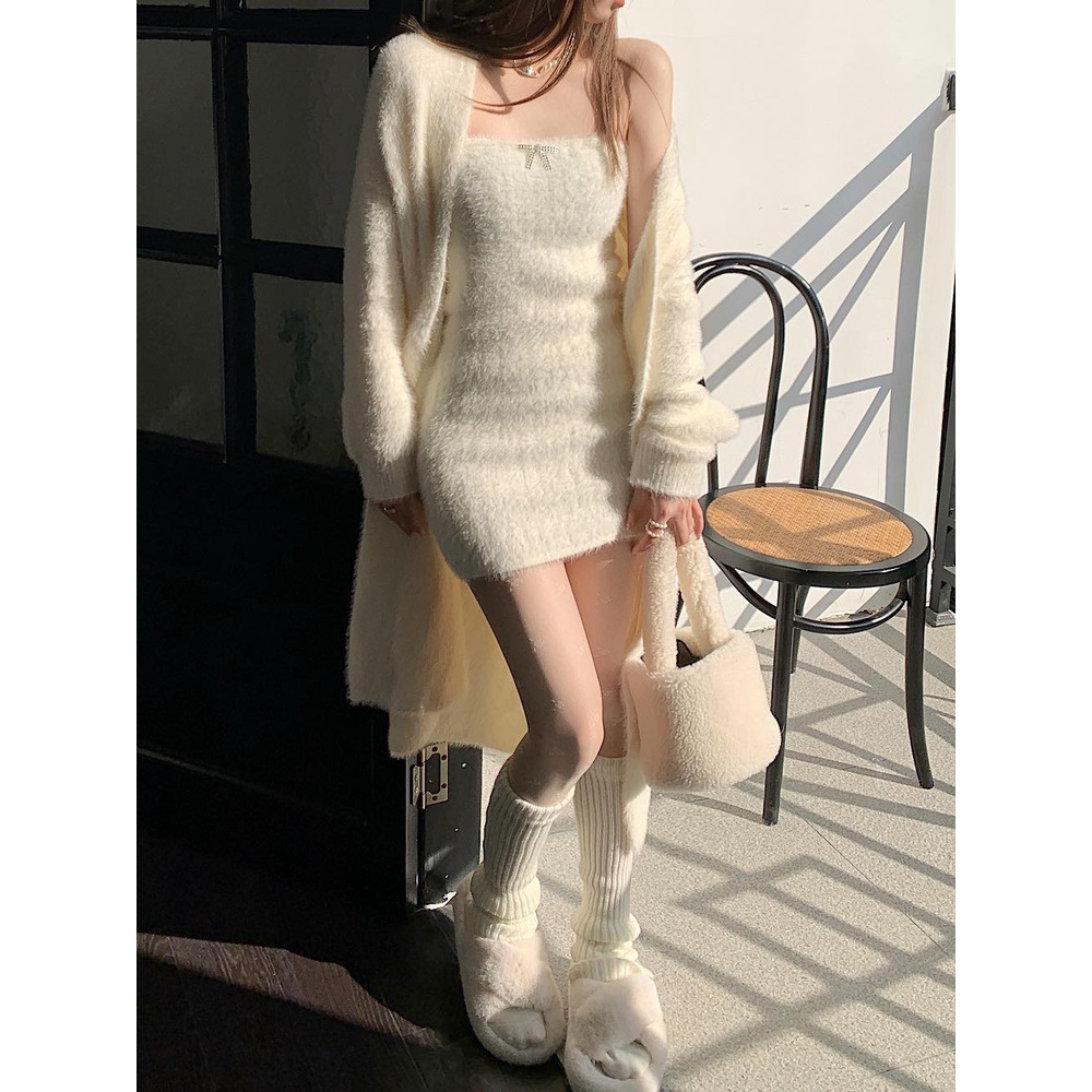 Set đầm len lông trắng ống hở vai lưng ôm body tôn dáng sexy nơ vải bông ấm thu đông + áo khoác choàng tay dài cardigan