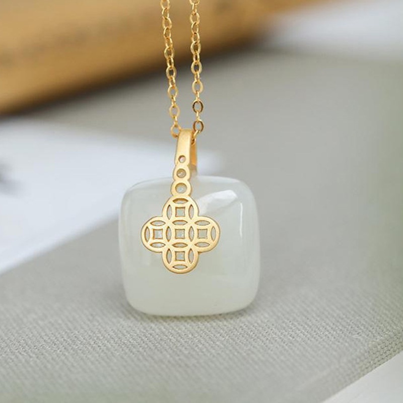 Vòng cổ Mạ Vàng Mặt Hình Xương Quai Xanh Đính Ngọc Bích Thời Trang