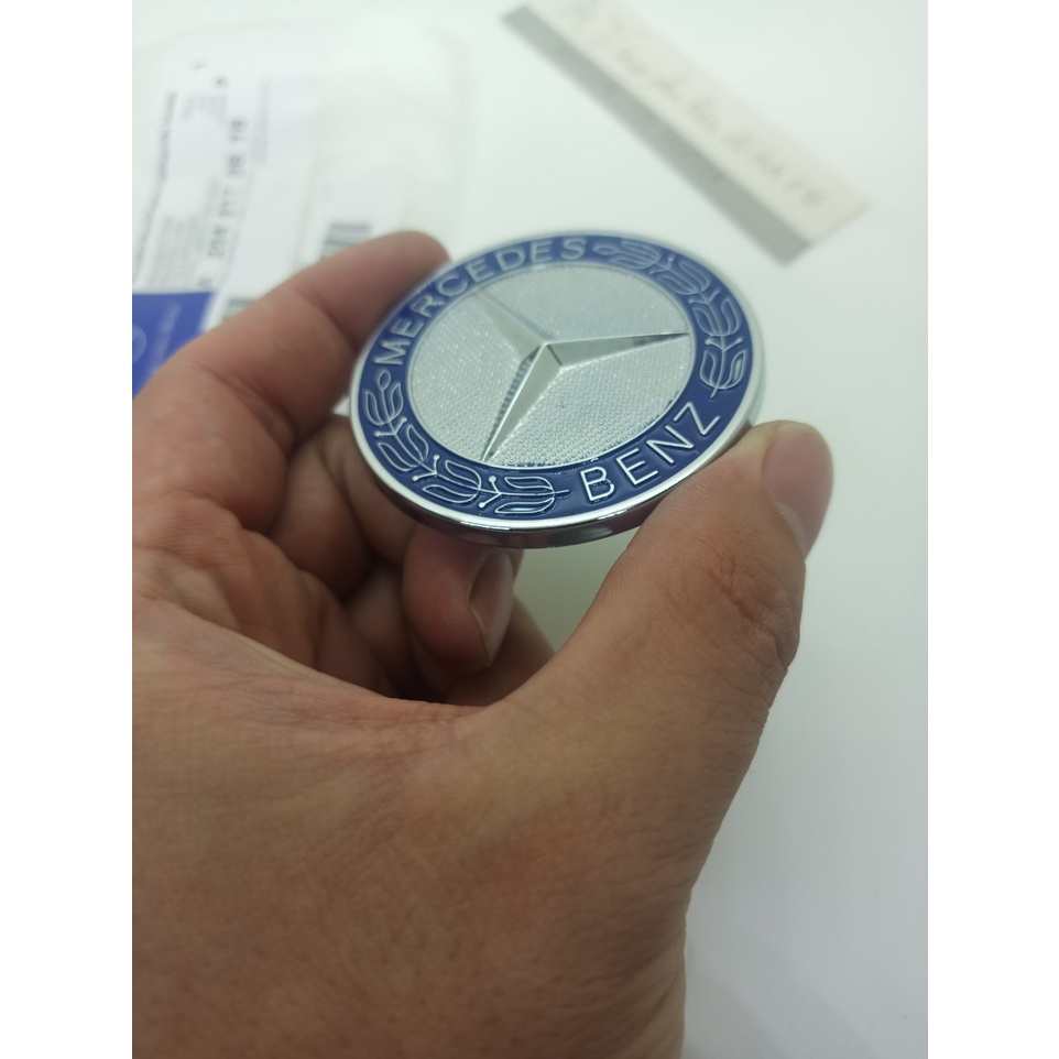 Logo nắp capo đầu xe ô tô Mercedes màu xanh