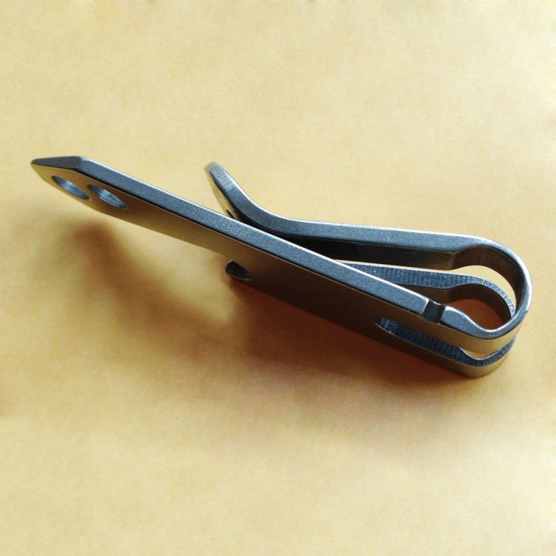 Dụng Cụ Mở Nắp Chai Đa Năng EDC Có Móc Khóa