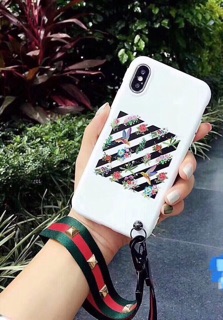 Ốp lưng Off- white hoa lá kèm dây đeo