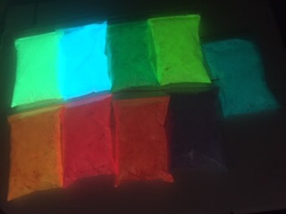 Bột dạ quang phát sáng trong đêm
