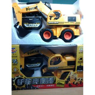 Xe máy xúc điều khiển từ xa