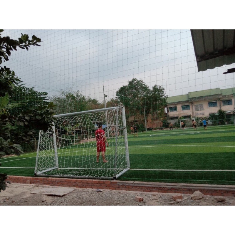 Lưới gôn bóng đá 7 người- gồm 2 lưới gôn- sợi dù siêu bền ( rộng 6m- cao 2,2m)