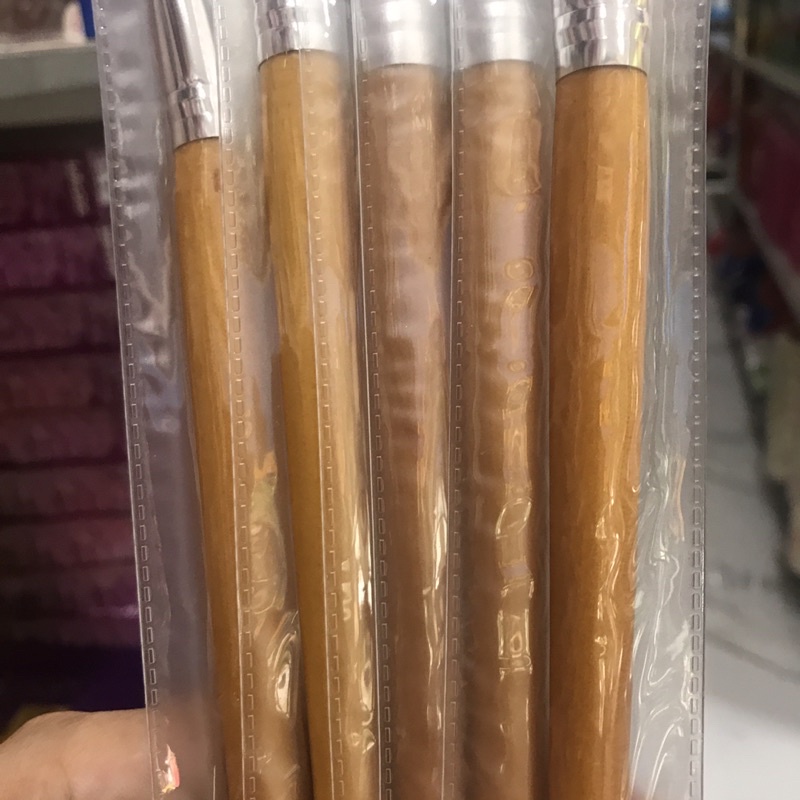 Cọ Cán Gỗ Dùng Đắp Mặt Nạ