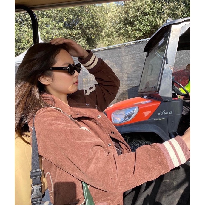 Áo khoác varsity nâu giống Jennie Blackpink,Mino WINNER