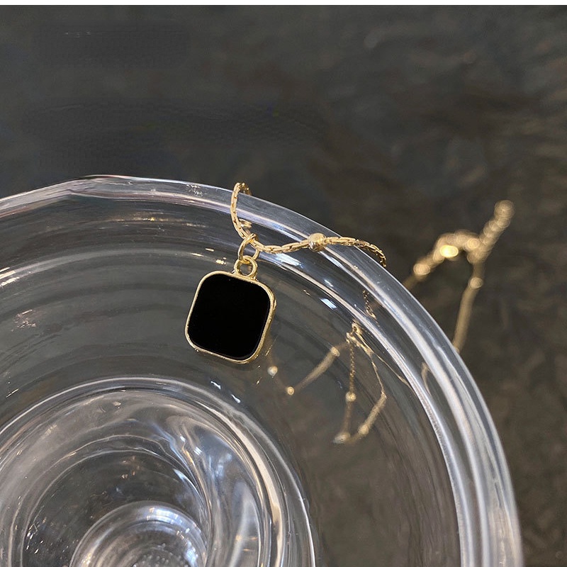 Vòng cổ Mặt Vuông Đính Kim Sa Thời Trang Cho Nữ