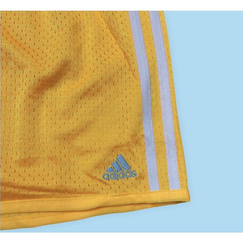 Quần đùi đát vàng 3 sọc