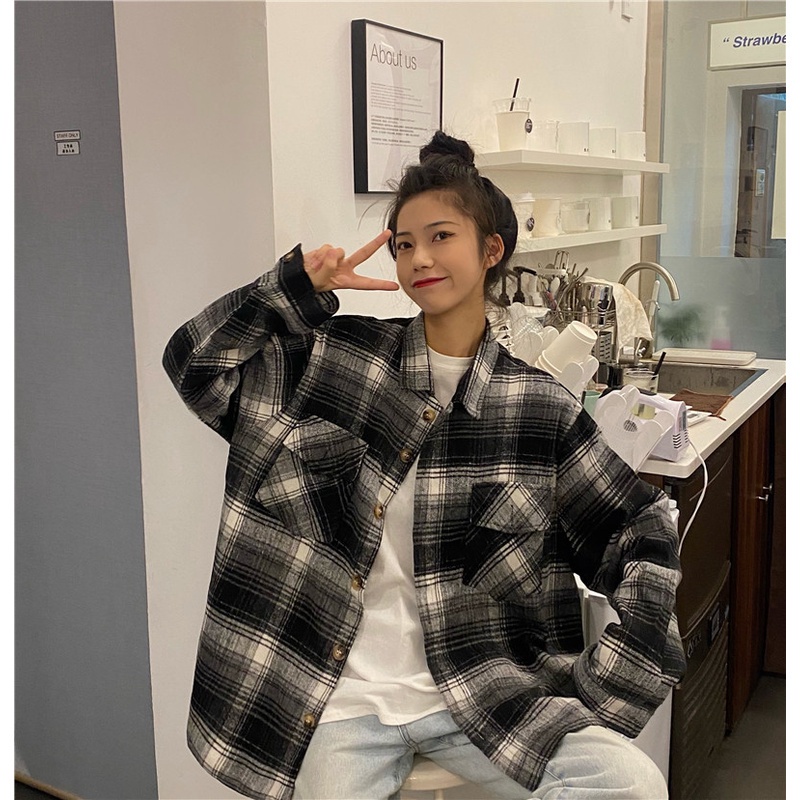 Áo sơ mi tay dài dáng rộng kẻ sọc kiểu retro cá tính