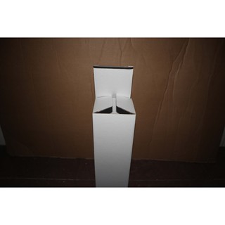 Hộp carton mặt trắng/nâu nắp gài 2 đầu kích thước 9x9x26, số lượng 17 hộp.