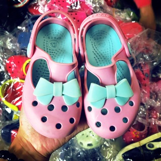 Giày Crocs cho bé