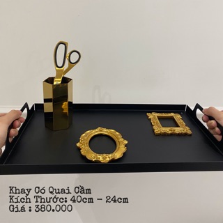 Khay có quai cầm