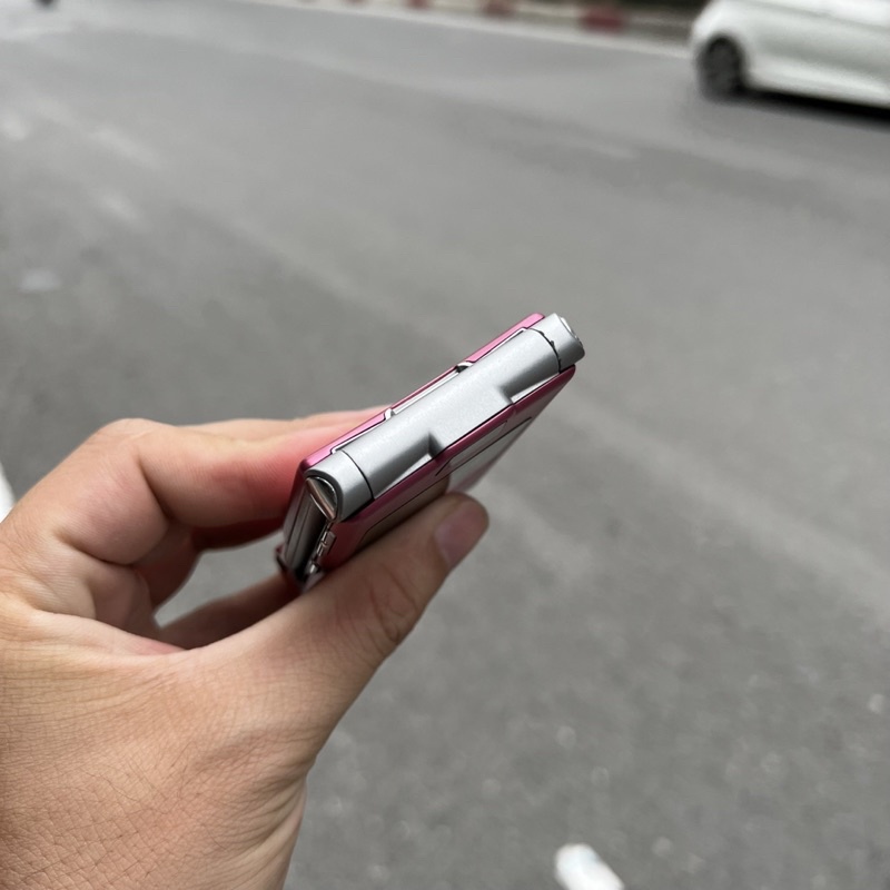 NGUYÊN ZIN, chính hãng điện thoại cổ Motorola v3