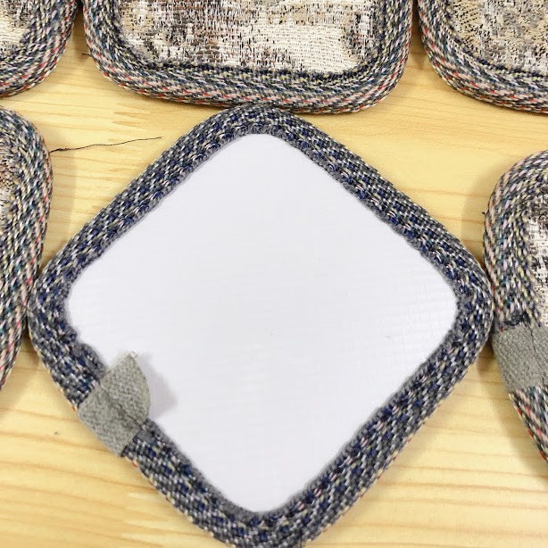 Combo 3 cái - Đế lót ly vải hình vuông giúp trang trí bàn ăn