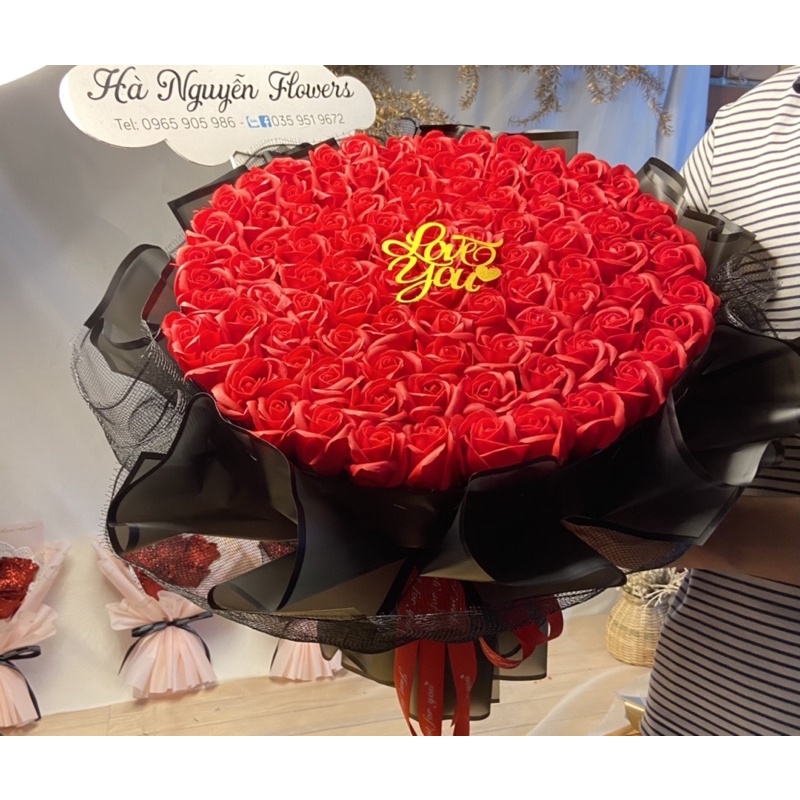 [QUÀ TẶNG SINH NHẬT]_ BÓ HOA HỒNG SÁP 99 BÔNG KẾT HỢP LƯỚi SIÊU SAN( tặng kèm đen nháy và thiệp)