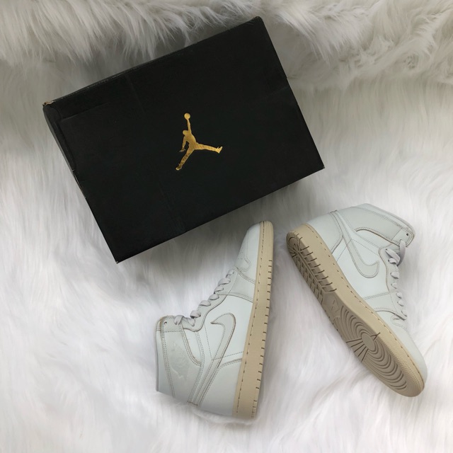 GIÀY Nike AIR JORDAN 1 RETRO HIGH PREM