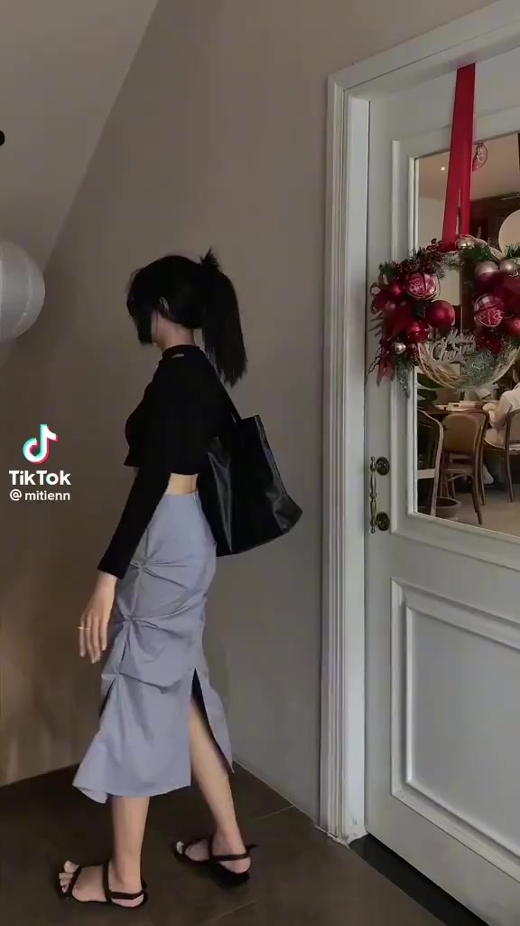 Chân váy xẻ tà dài xếp li | MENA SKIRT - CLÉLIE | BigBuy360 - bigbuy360.vn