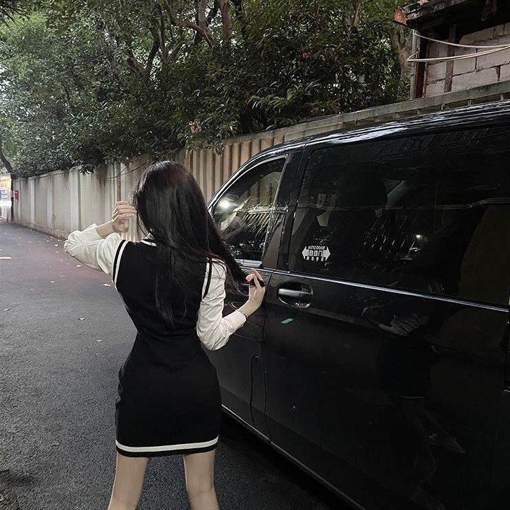 Bộ Đầm Dệt Kim Tương Phản + Áo Sơ Mi Tay Dài Thiết Kế Mới Trẻ Trung Cho Nữ