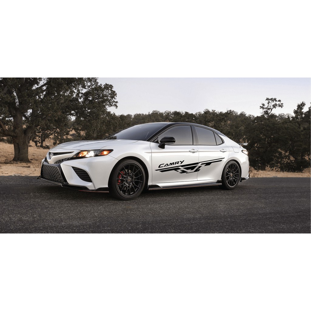 Tem  xe Toyota Camry phong cách thể thao